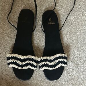 Kaanas Women's Black and White Tie-up Sandals